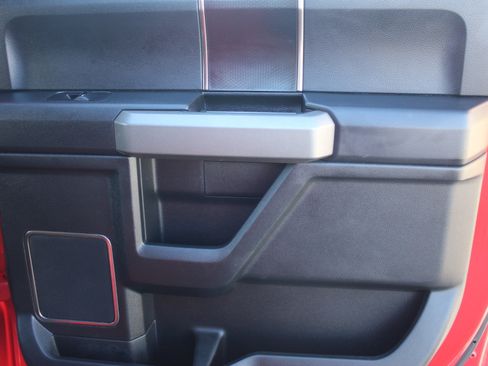 Used 2018 Ford F150 Raptor w/ Equipment Group 802A Luxury image 34