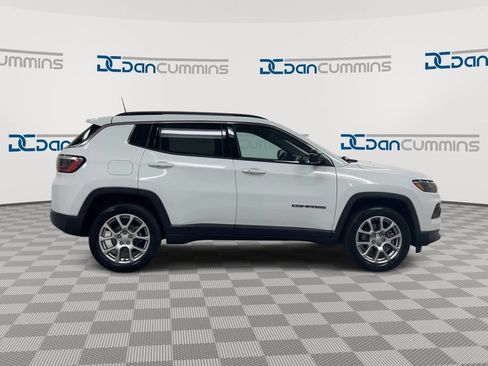 Used 2023 Jeep Compass Latitude AWD/4WD image 9
