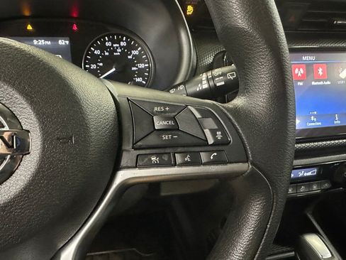 Used 2021 Nissan Kicks SV w/ Interior Electronics Package FWD image 10