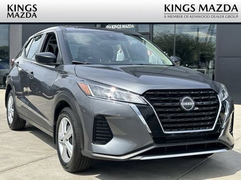 Used 2025 Nissan Kicks Play S FWD image 1