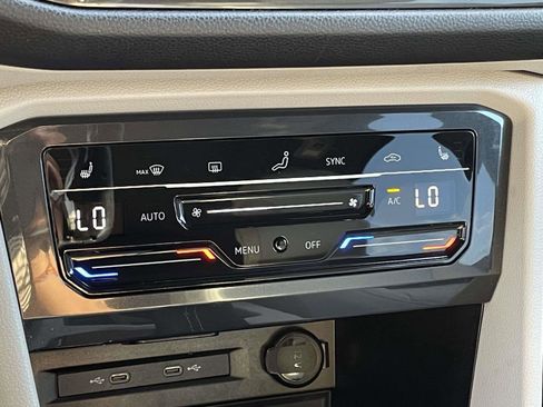 Certified 2024 Volkswagen Tiguan SE R-Line image 27