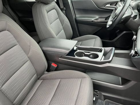 Used 2025 Chevrolet Equinox LT FWD image 41