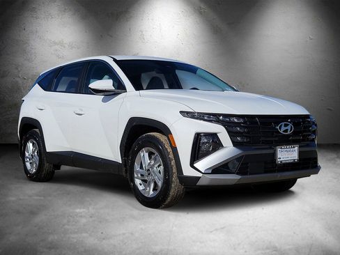 New 2026 Hyundai Tucson SE FWD image 2