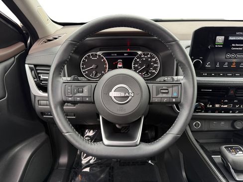 Used 2023 Nissan Rogue SL w/ SL Premium Package FWD image 12