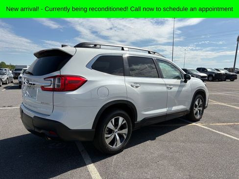 Used 2023 Subaru Ascent Premium w/ Convenience Package image 3