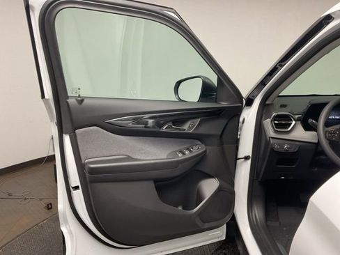 New 2026 Chevrolet TrailBlazer LS image 9