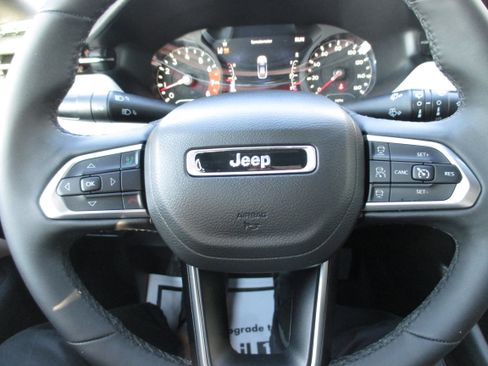 Used 2024 Jeep Compass Limited image 21