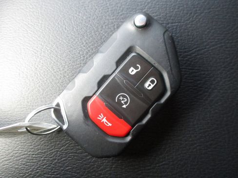 Used 2024 Jeep Wrangler Sahara image 42