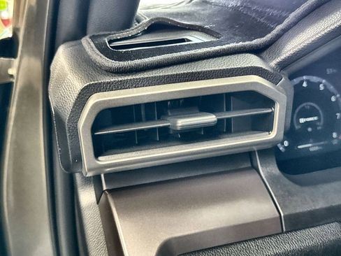 Used 2024 Toyota Tacoma TRD Sport image 15