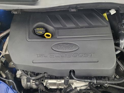 Used 2017 Ford Escape SE w/ SE Sport Appearance Package image 30