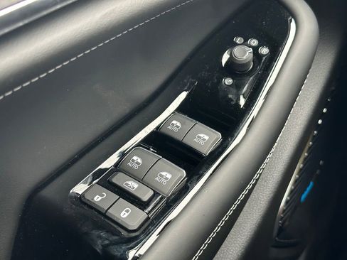 New 2024 Jeep Grand Cherokee Overland w/ Advanced Protech Group III image 22