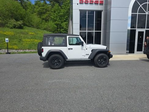 Certified 2025 Jeep Wrangler Sport AWD/4WD image 7