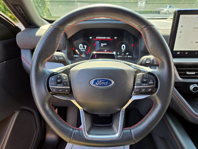 Used 2025 Ford Explorer ST-Line w/ ST-Line Street Pack AWD/4WD image 31
