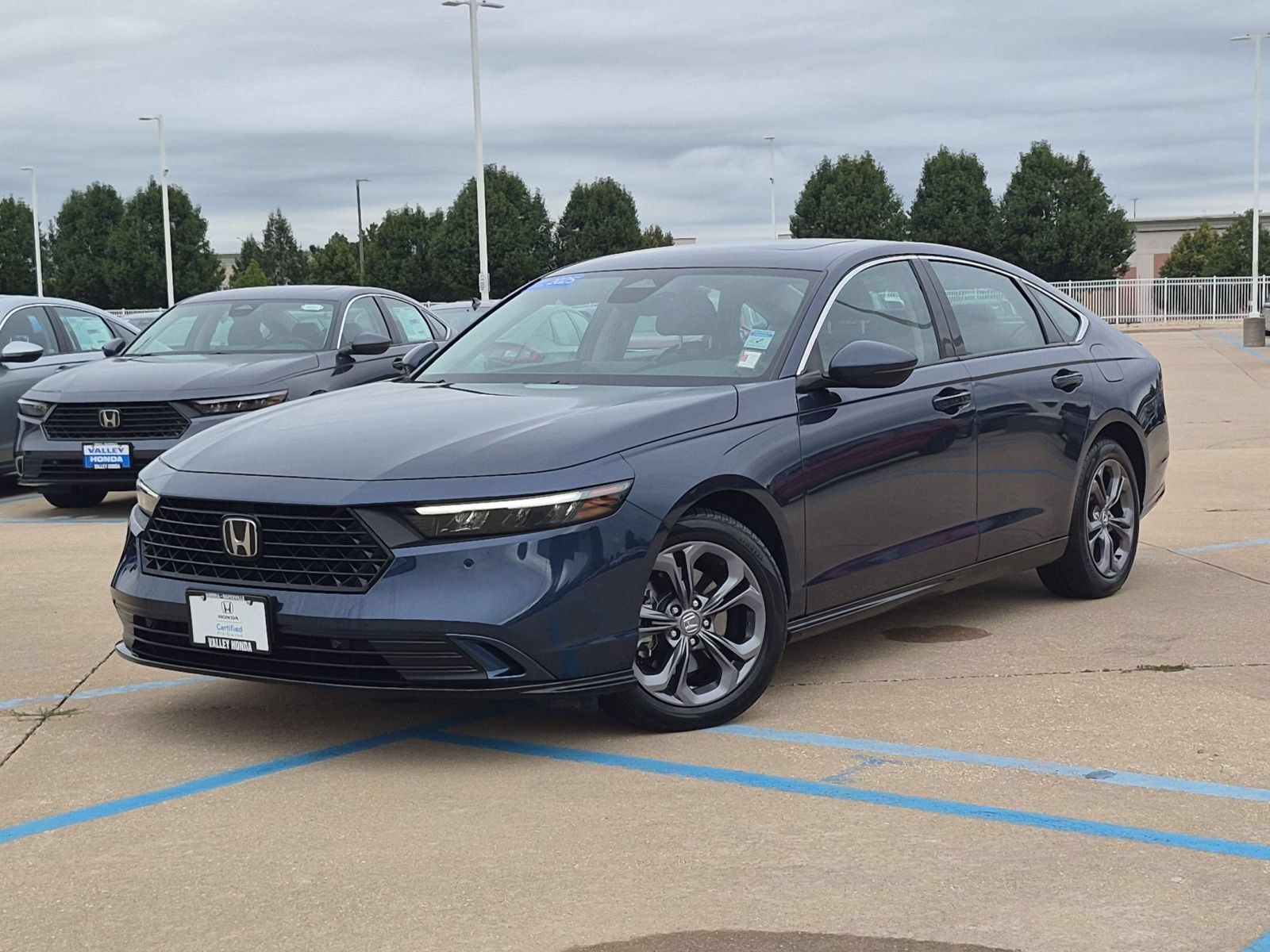 Certified 2025 Honda Accord EX-L image 2