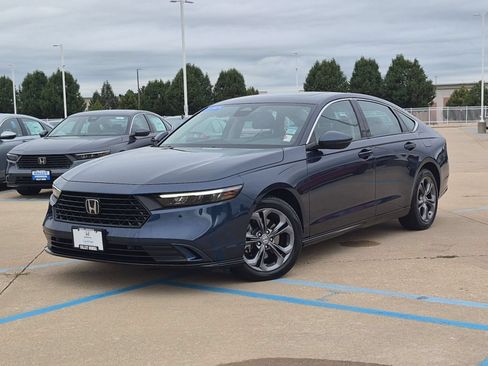 Used 2025 Honda Accord EX-L image 2