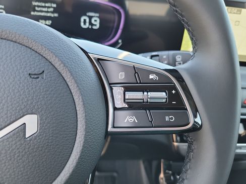New 2026 Kia Seltos S FWD image 16