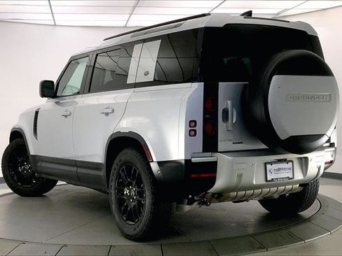 Used 2020 Land Rover Defender 110 SE image 10