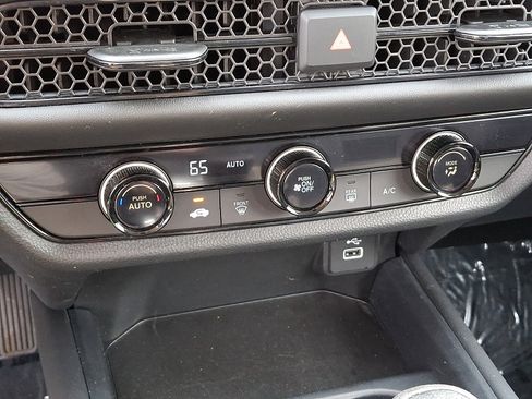 Certified 2023 Honda HR-V LX image 16