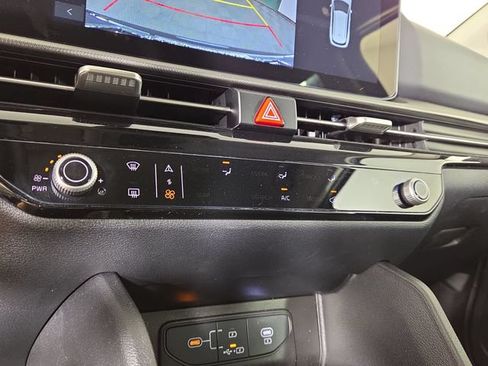 Certified 2026 Kia Sportage LX FWD image 18
