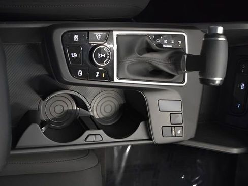 Used 2025 Kia Sportage LX image 29