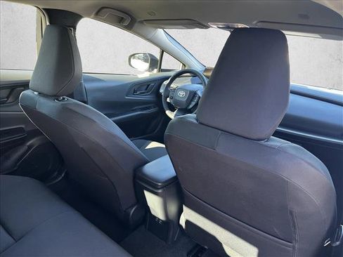 Certified 2025 Toyota Prius LE image 21