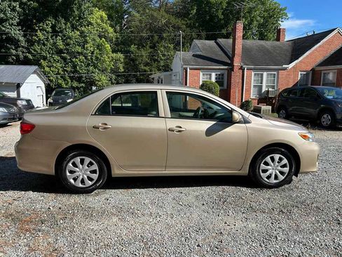 Used 2012 Toyota Corolla L FWD image 20