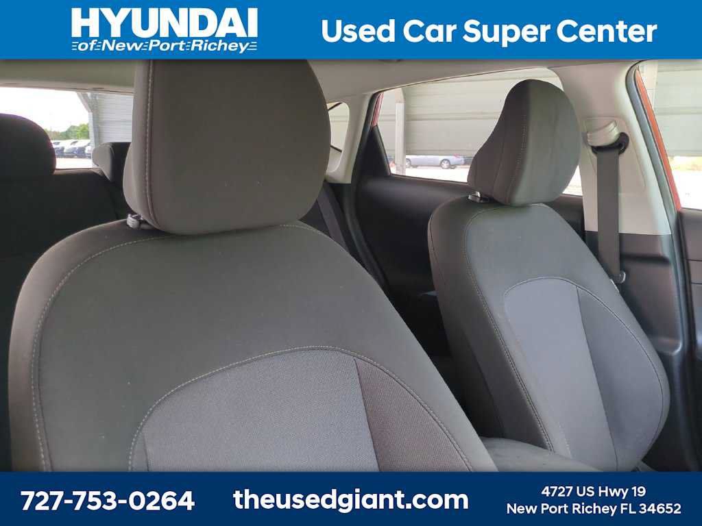 Certified 2024 Hyundai Kona SEL FWD image 6