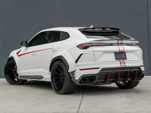 Used 2021 Lamborghini Urus AWD/4WD image 9