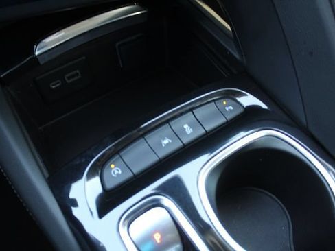 Used 2022 Buick Envision Preferred FWD image 31