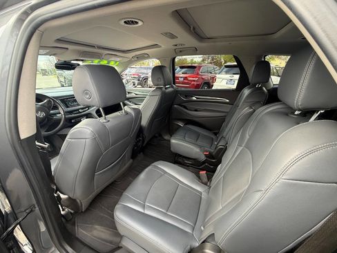 Used 2019 Buick Enclave Essence AWD/4WD image 10