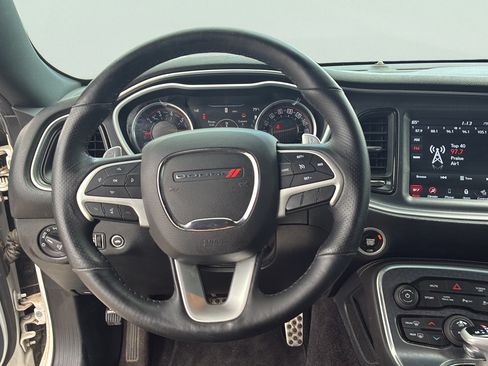 Used 2018 Dodge Challenger R/T Scat Pack w/ Dynamics Package RWD image 28