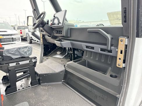 Used 2024 Chevrolet Brightdrop 400 w/ Commercial Equipment Package AWD/4WD image 37
