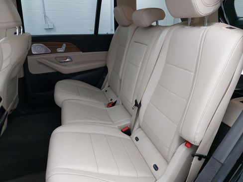 Used 2020 Mercedes-Benz GLS 450 4MATIC image 18