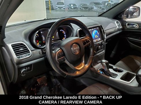 Used 2018 Jeep Grand Cherokee Laredo image 7