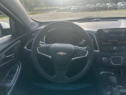 Used 2022 Chevrolet Malibu LT FWD image 23