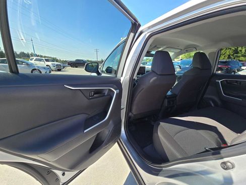 Certified 2025 Toyota RAV4 LE AWD/4WD image 15
