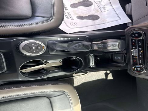 Used 2025 Ford Bronco Outer Banks image 24