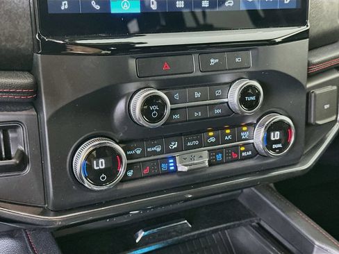 Used 2022 Ford Expedition Limited RWD image 18