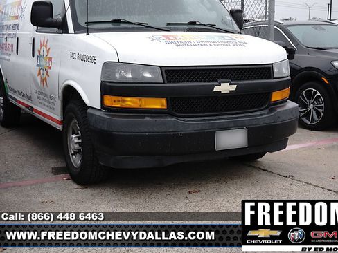 Used 2018 Chevrolet Express 2500 Work Van w/ Driver Convenience Package image 4