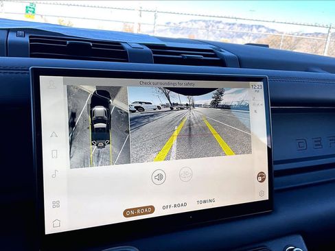 Used 2023 Land Rover Defender 90 X image 25