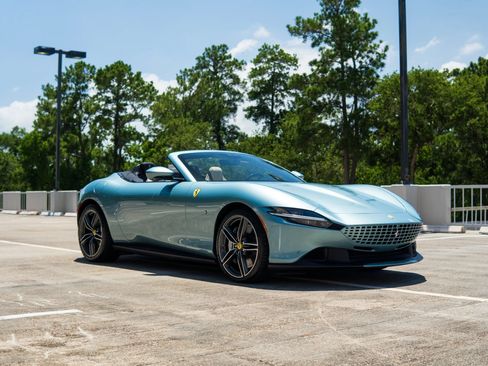Used 2024 Ferrari Roma Spider RWD image 30