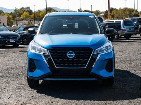 Used 2022 Nissan Kicks S FWD image 2