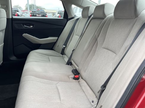 Used 2025 Honda Accord SE image 12