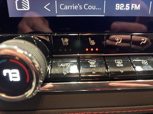 Used 2025 Chevrolet Colorado Z71 w/ Z71 Convenience Package 2 image 25