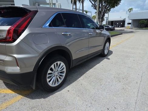 Used 2024 Cadillac XT4 Luxury FWD image 3