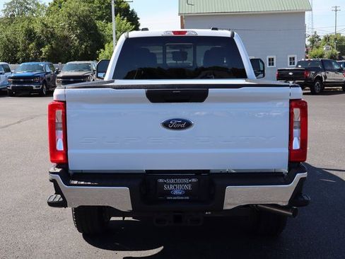 New 2025 Ford F350 XLT w/ FX4 Off-Road Package image 16