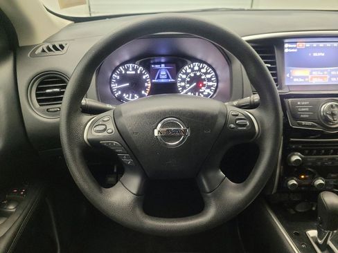 Used 2020 Nissan Pathfinder S AWD/4WD image 22