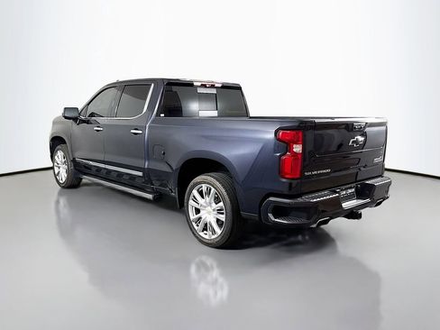 Used 2022 Chevrolet Silverado 1500 High Country w/ High Country Premium Package image 5