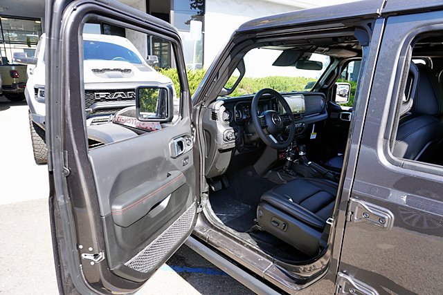 New 2026 Jeep Gladiator Rubicon w/ Steel Power Dome Hood Package AWD/4WD image 45
