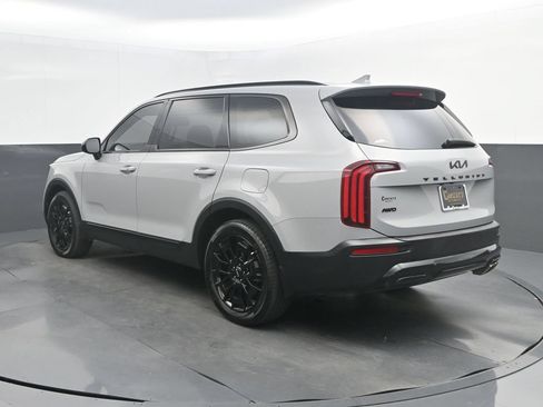 Used 2022 Kia Telluride SX w/ SX Prestige Package AWD/4WD image 3